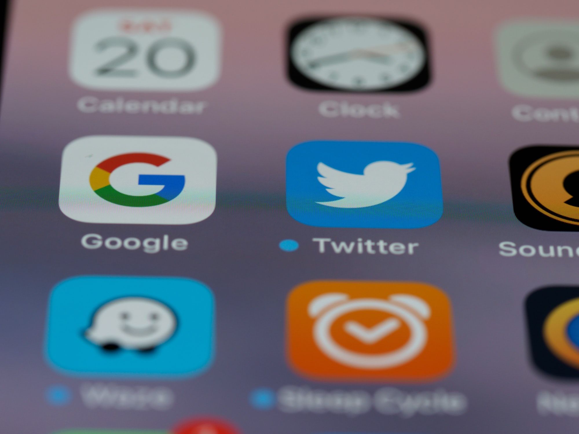 Medium Can't Match Twitter's Huge Engagement Metrics